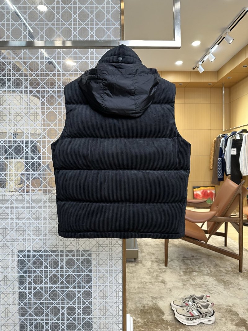 Жилеты Burberry