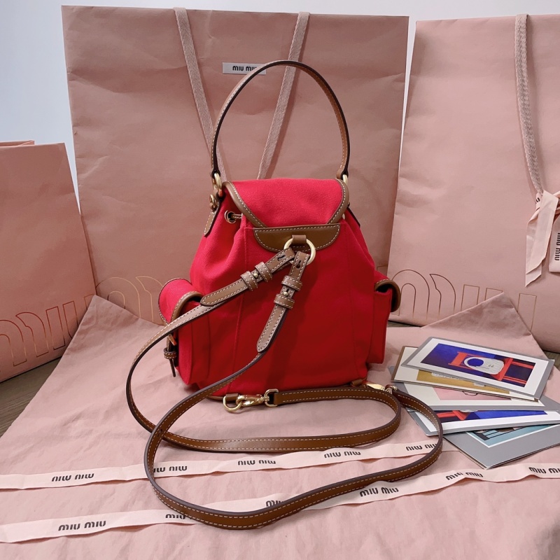 Рюкзак Miu Miu красный