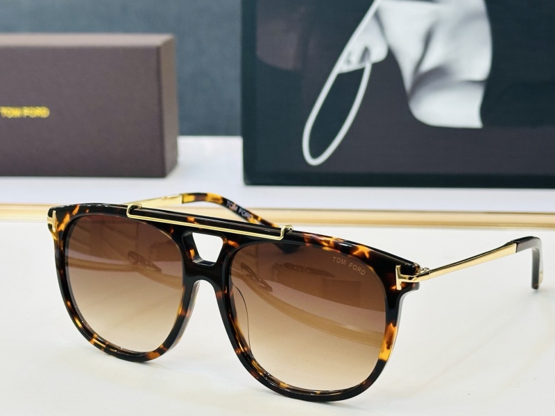 Солнечные очки Tom Ford FT1306