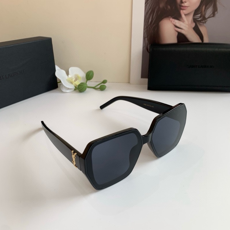 Солнцезащитные очки Saint Laurent черные