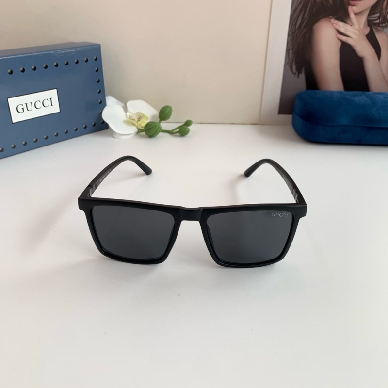 Солнечные очки Gucci черные в квадратной оправе