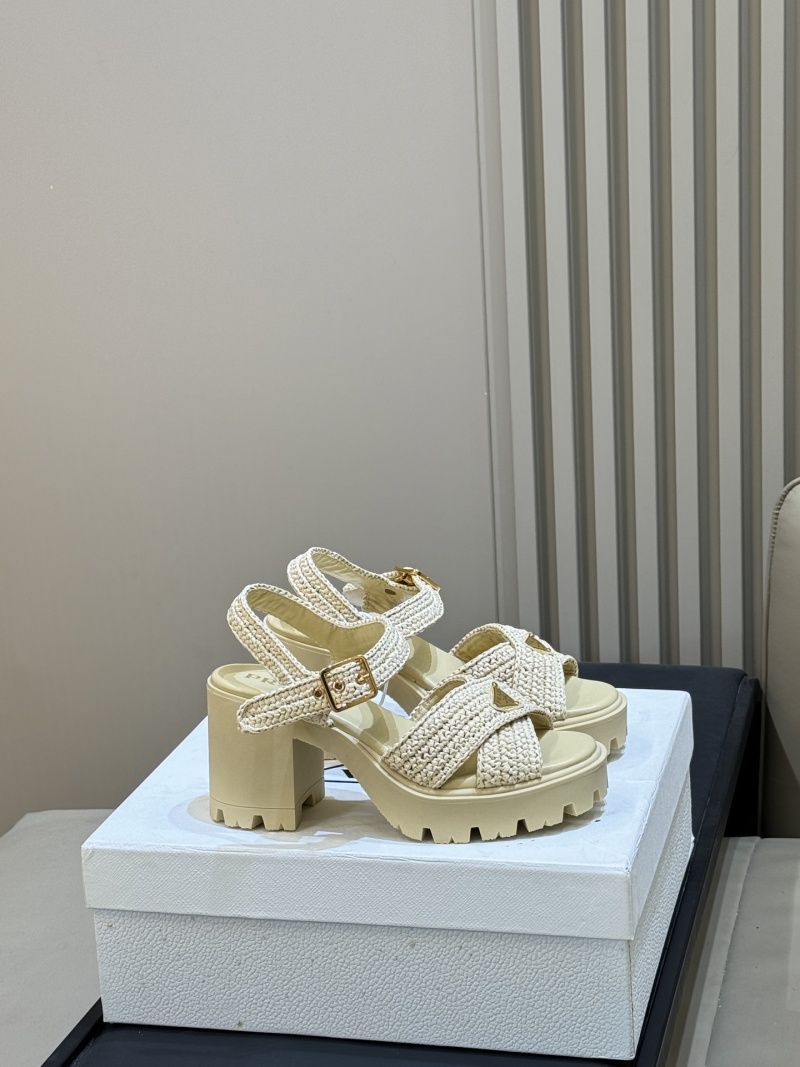 Женские плетеные босоножки на платформе Prada