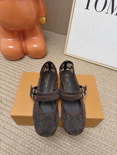 Женские туфли Louis Vuitton с ремешками