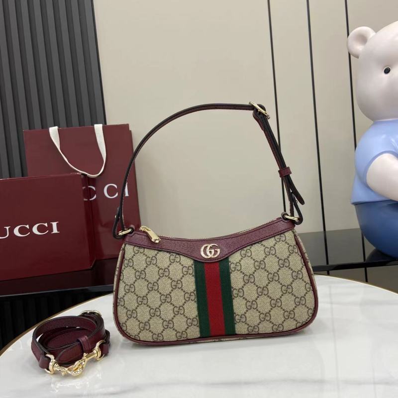 Сумка Gucci с монограммой и ремешком