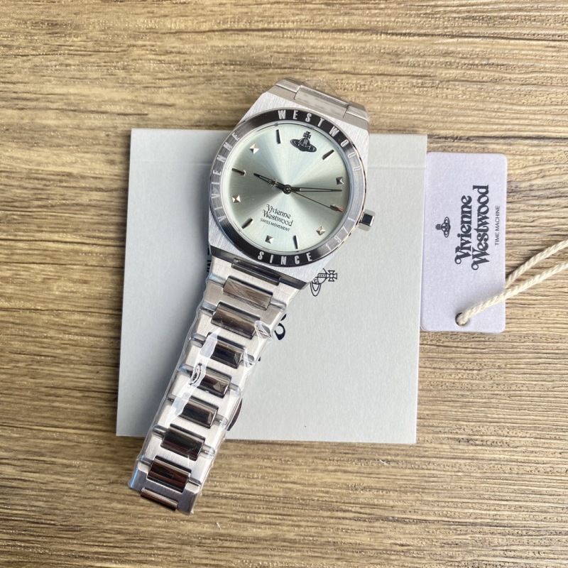 Часы Vivienne Westwood