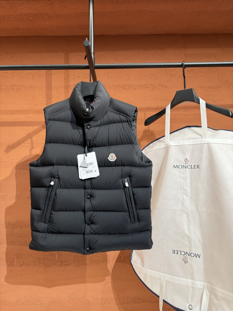 Жилет Moncler