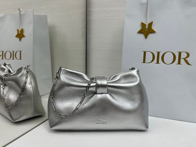 Сумка Dior Bow серебристая из натуральной кожи