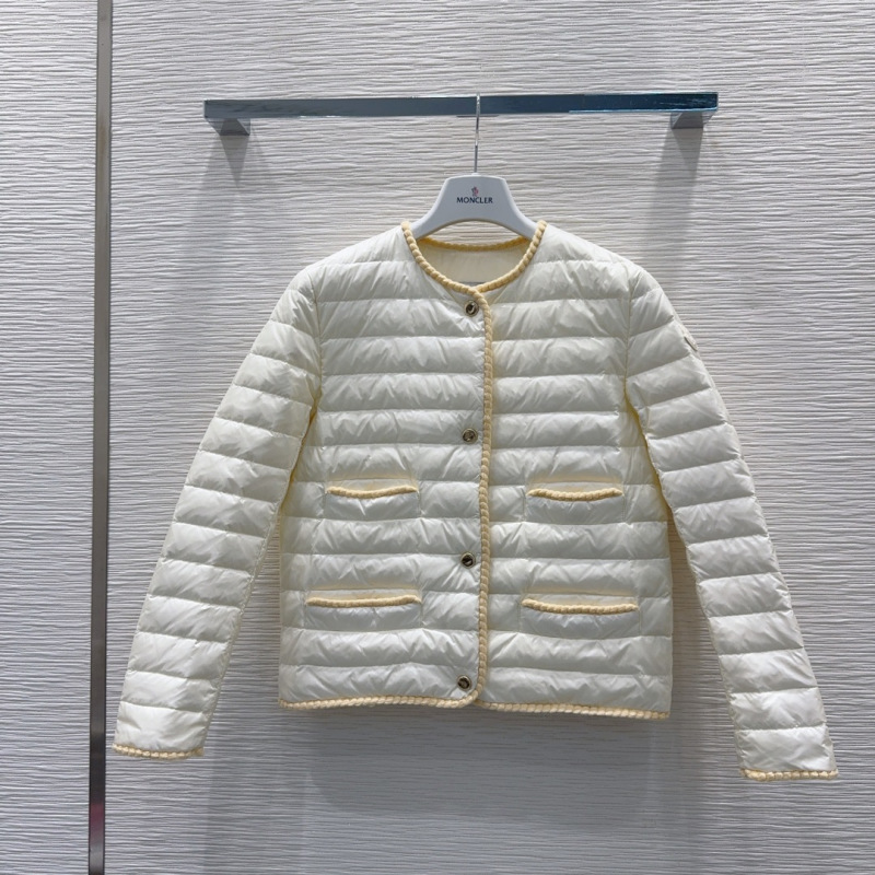 Пуховик Moncler