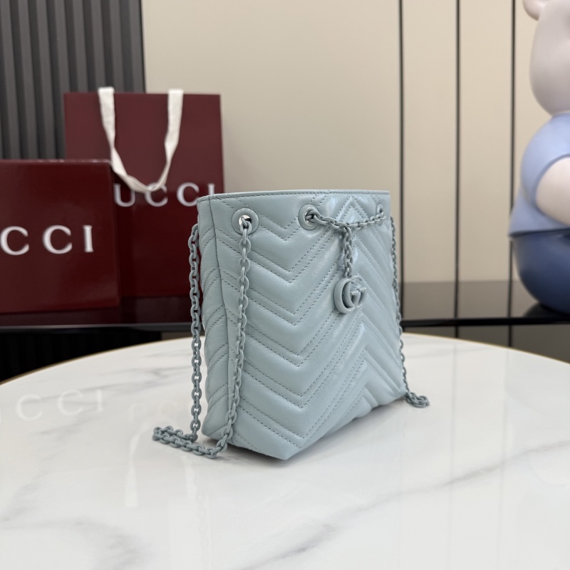 Сумка Gucci с цепочкой и логотипом