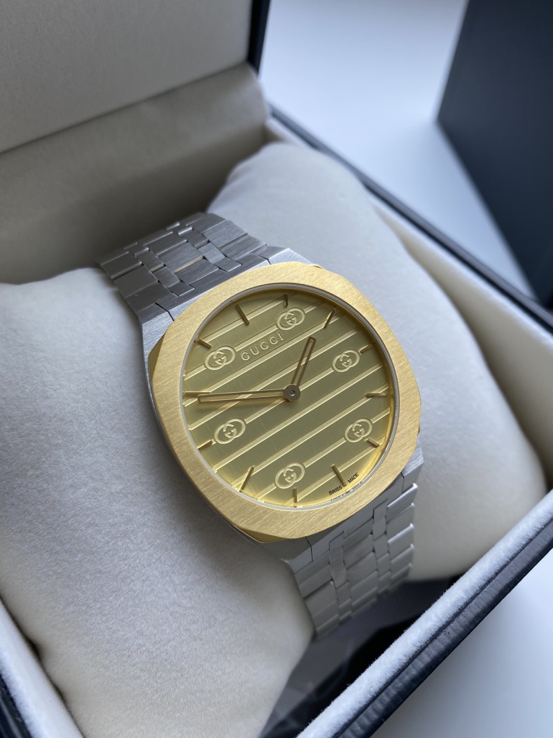 Часы Gucci