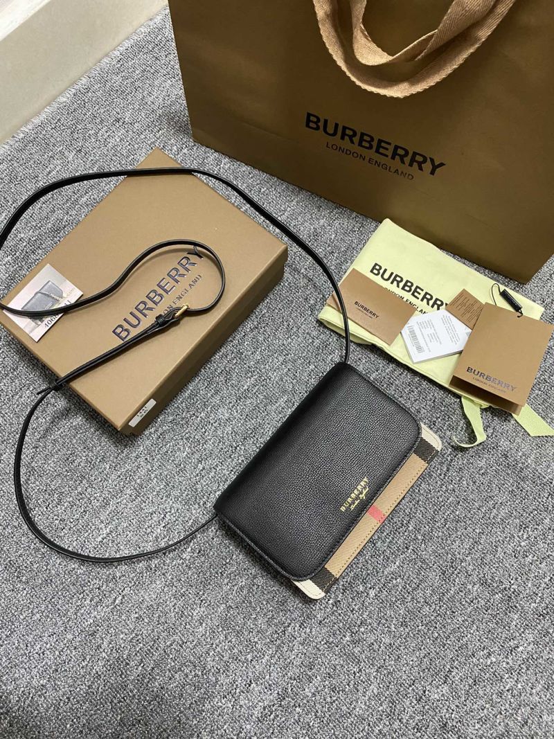 Сумка-крестовинка Burberry черная с пледом
