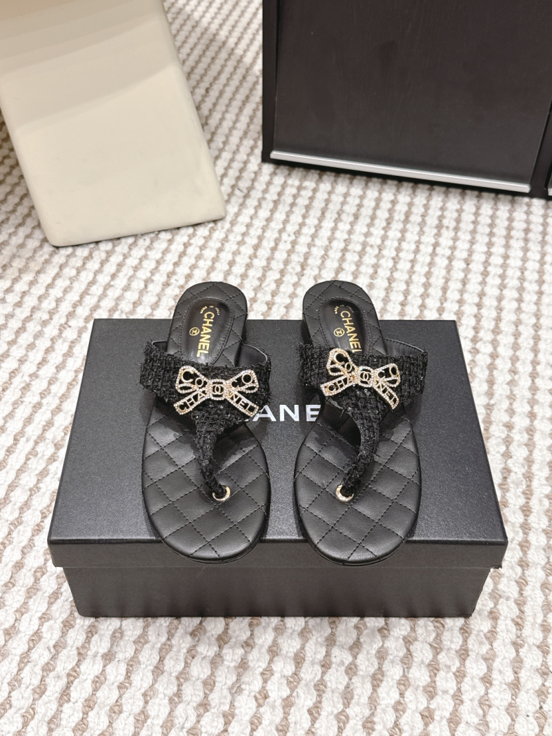 Женские шлёпанцы Chanel с бантом из страз