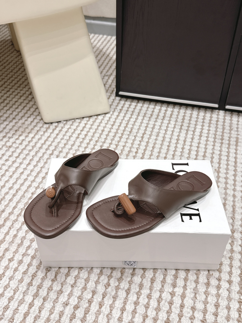 Женские кожаные шлёпанцы LOEWE