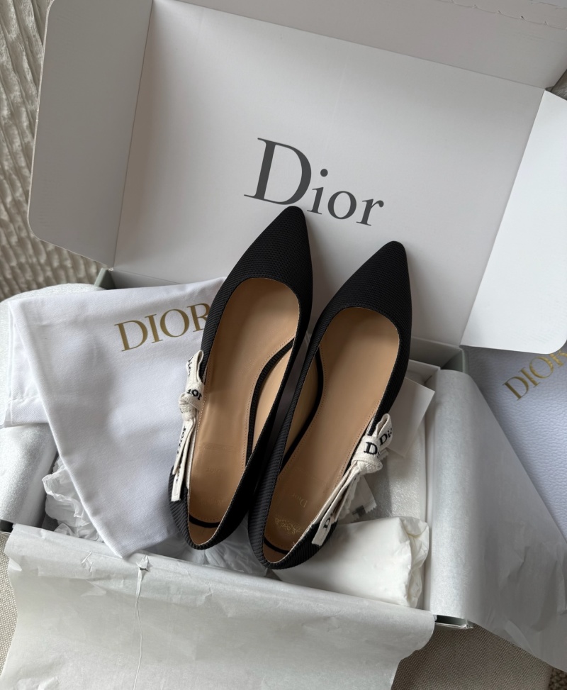 Балетки Dior J'Adior с вышивкой на тесьме
