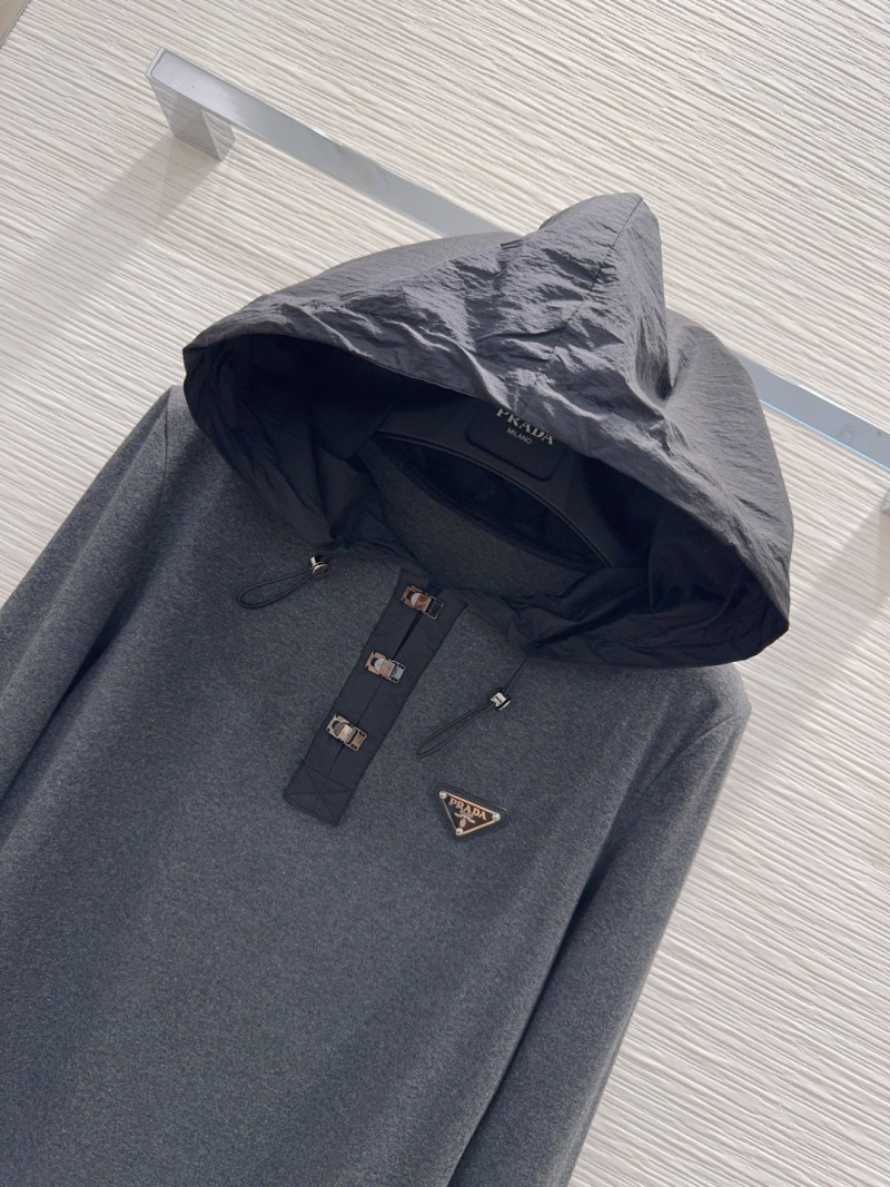 Футболки Prada
