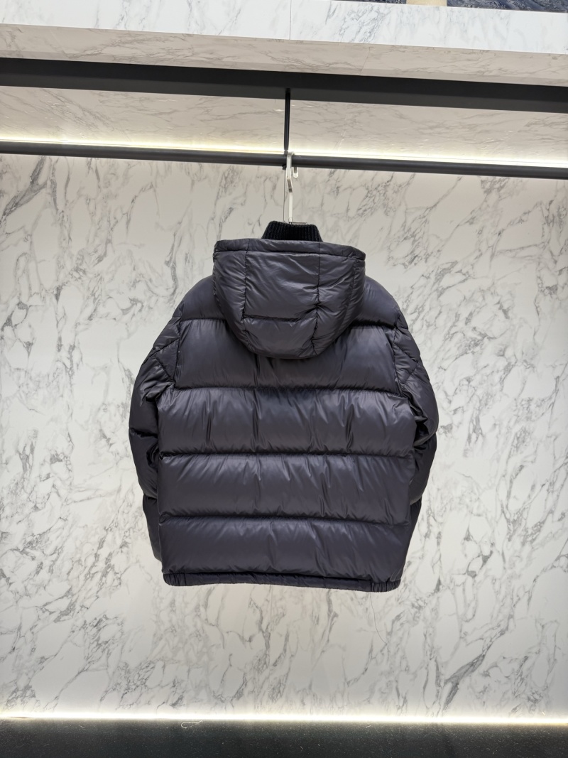Пуховик Moncler