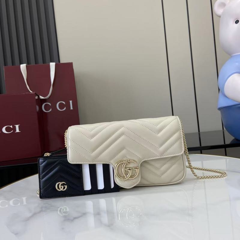 Кожаный клатч Gucci с цепочкой и картхолдером