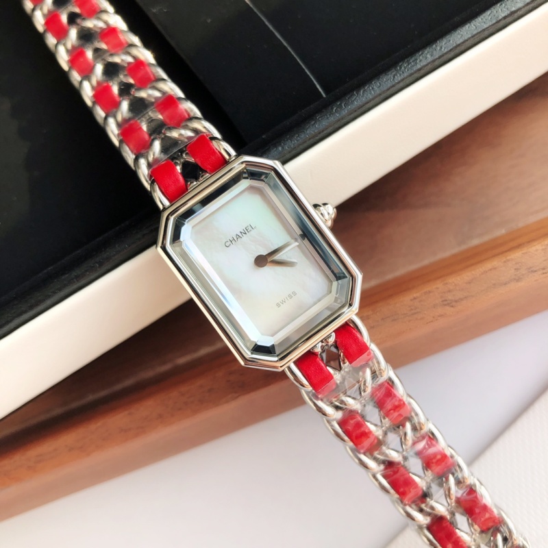 Часы Chanel
