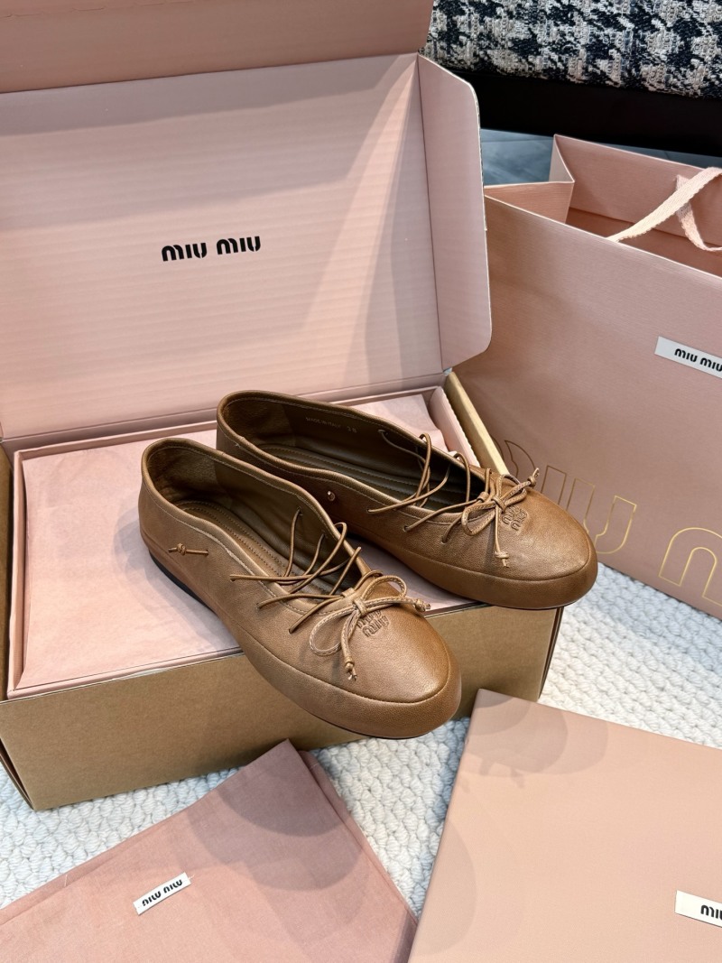 Балетки Miu Miu с бантом и лямками