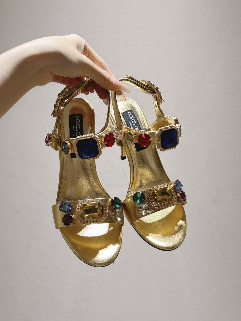 Женские золотистые сандалии с цветными стразами Dolce & Gabbana