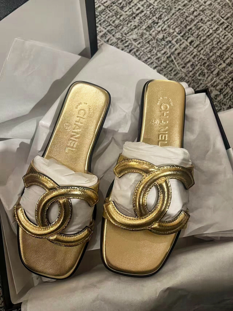Мюли женские золотистые с логотипом Chanel