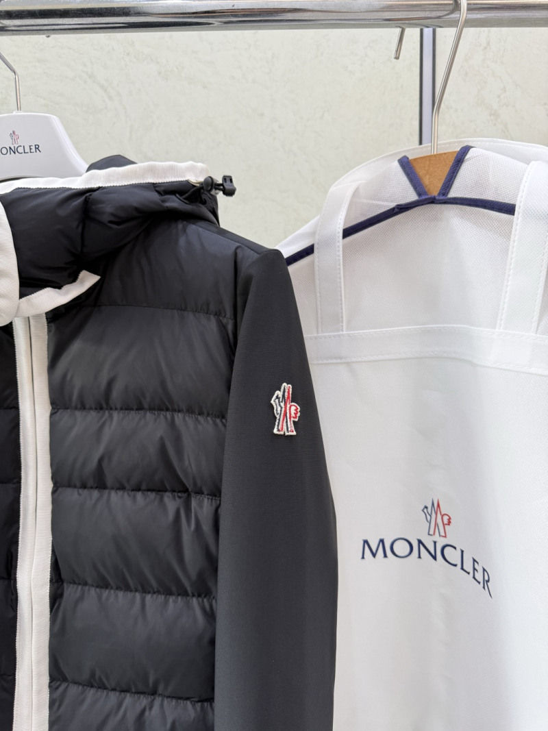 Пуховик Moncler