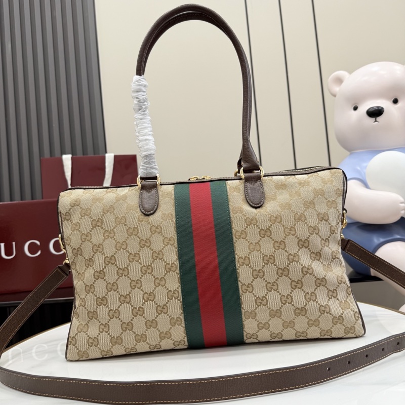 Сумка Gucci с монограммой и полосой