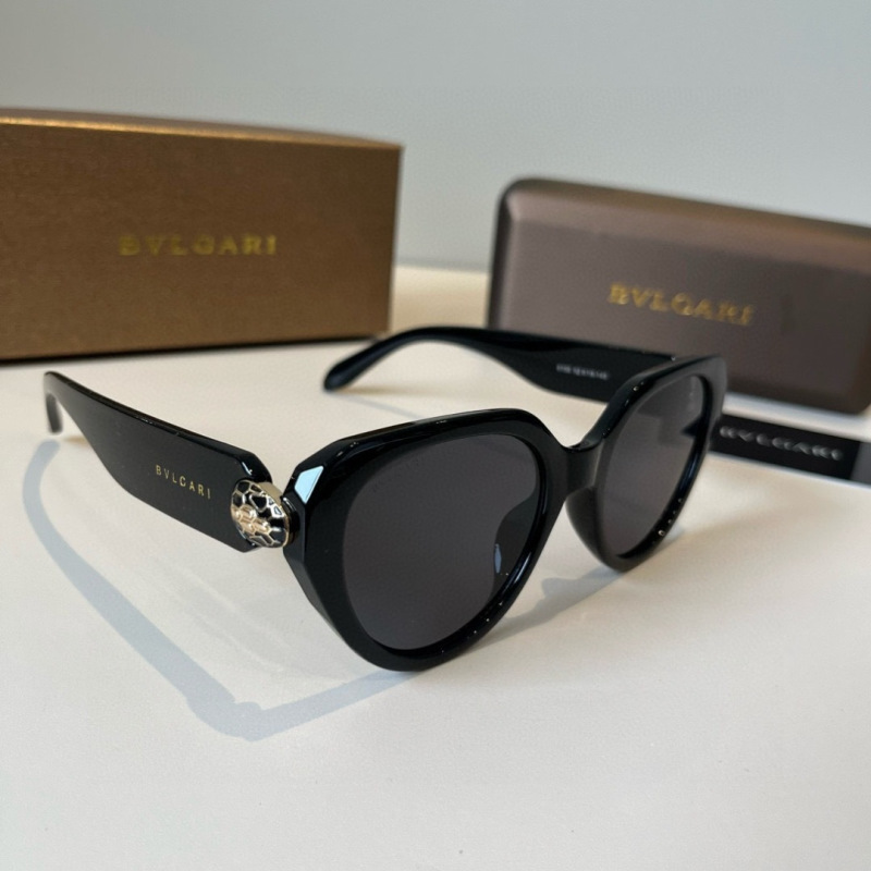 Солнцезащитные очки Bulgari черные Без бренда