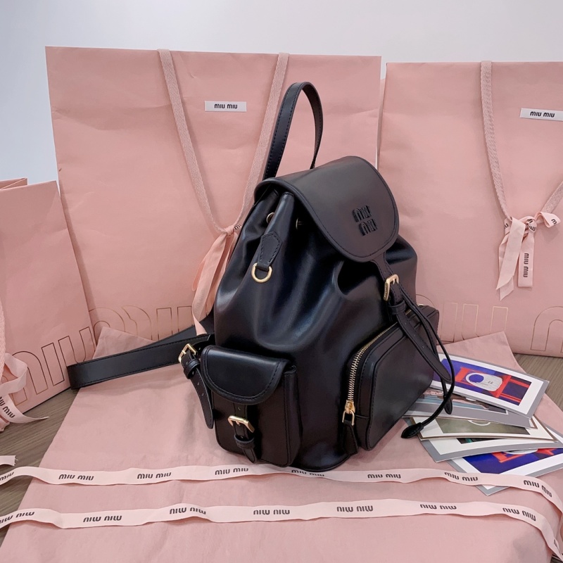 Рюкзак Miu Miu черный кожаный