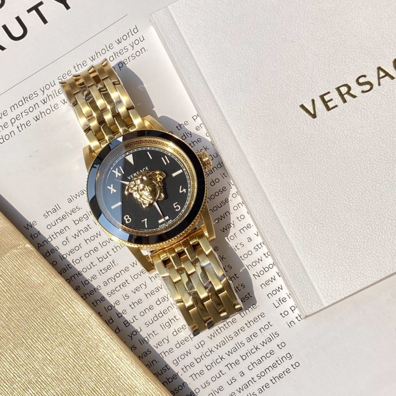 Часы Versace