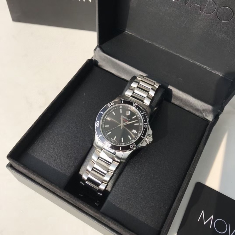 Часы Movado