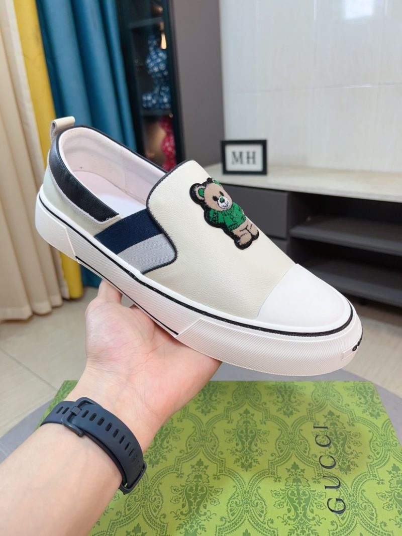 Мужские слипоны Gucci белые с аппликацией