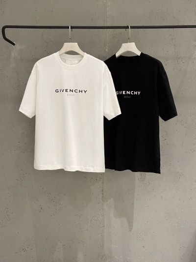 Футболка Givenchy Oversize с логотипом