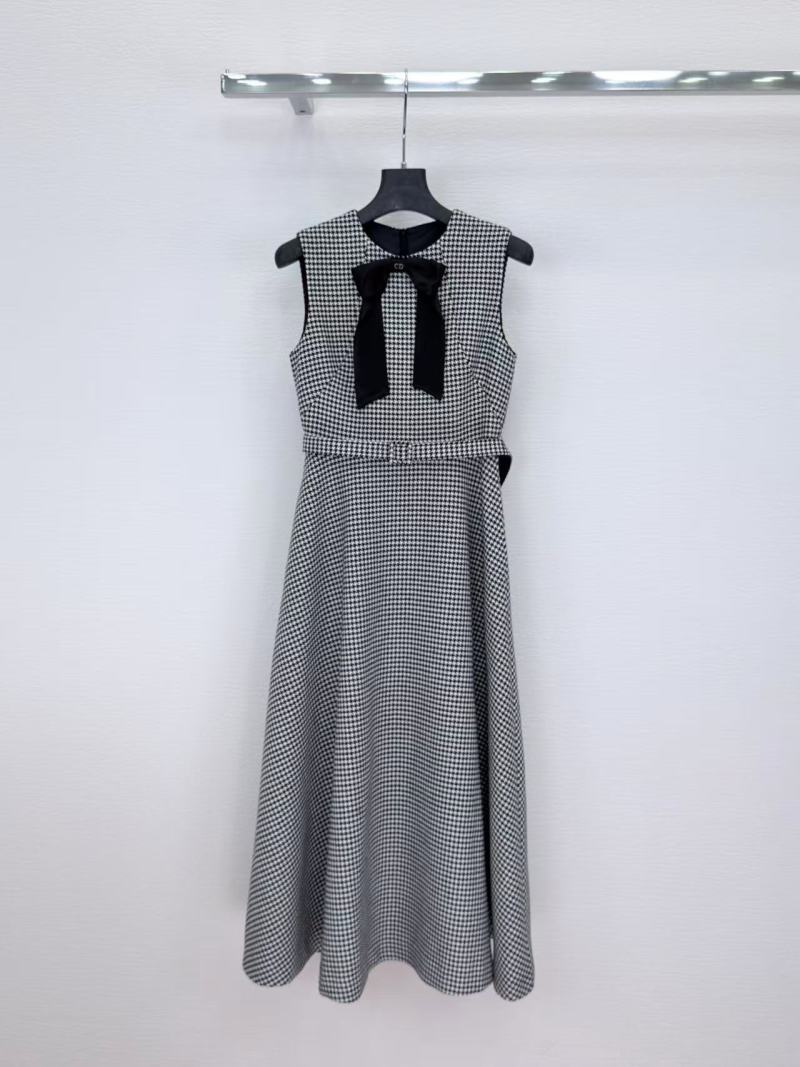Повседневное платье в клетку с бантом на груди, без рукавов Без бренда
