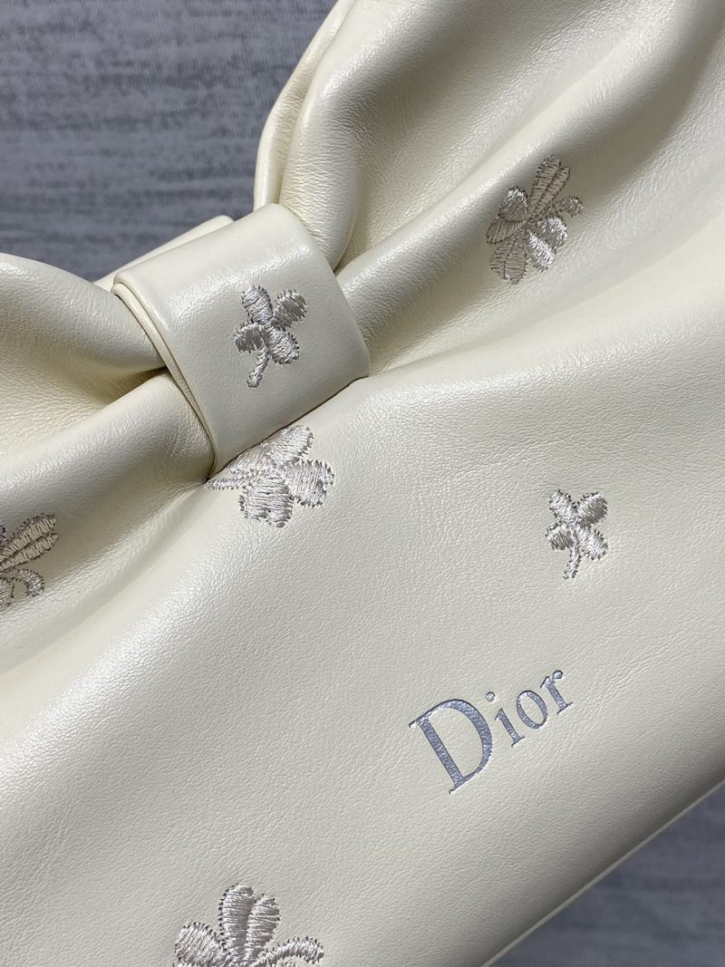 Сумка Dior с бантом и цепочкой