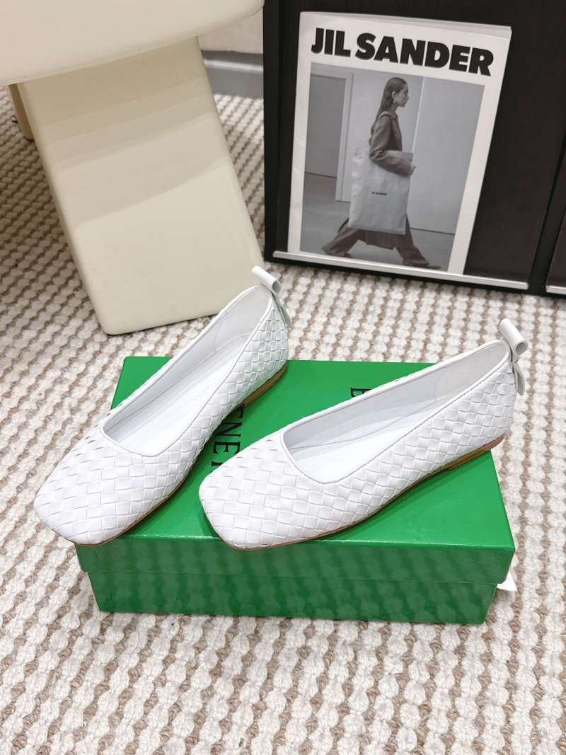 Женские туфли плетеные белые Bottega Veneta