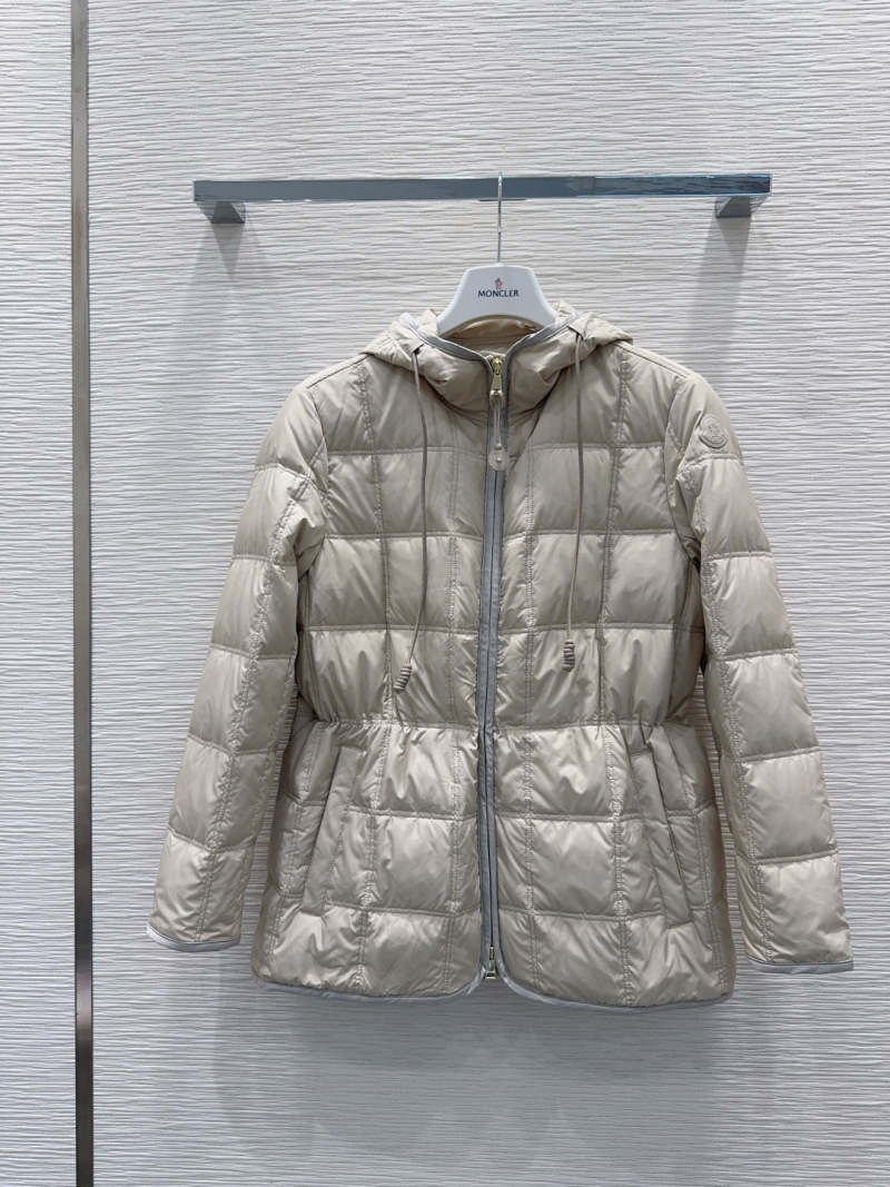 Пуховик Moncler