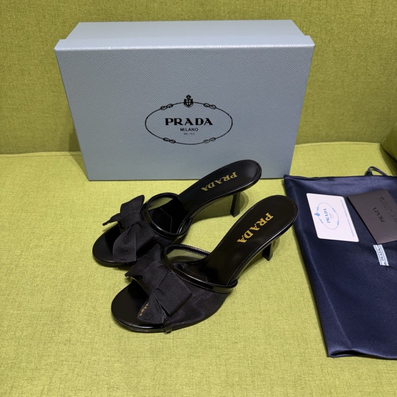 Черные женские мюли Prada с бантом