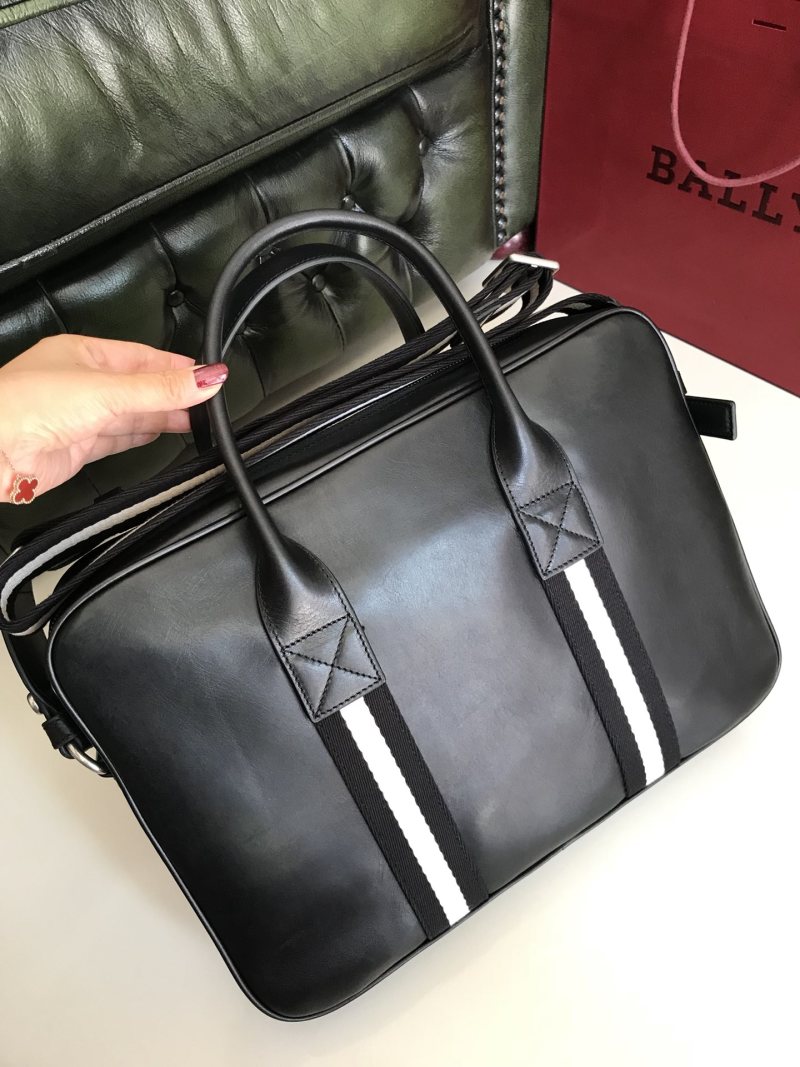 Портфель черный из натуральной кожи Bally