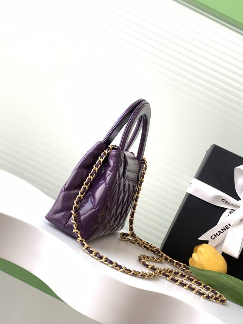 Фиолетовая сумка с ручкой и цепочкой Chanel