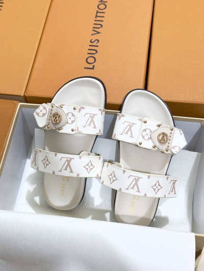 Шлёпанцы Louis Vuitton