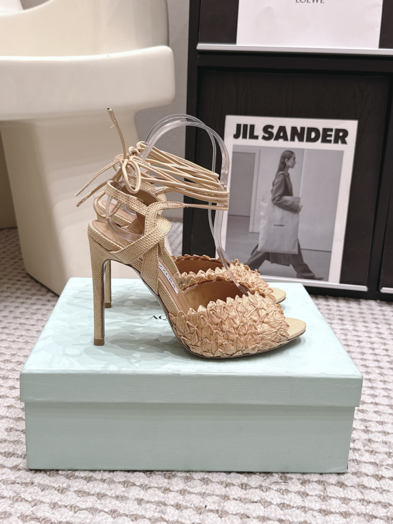Брендированные сабо Aquazzura с цветочным декором и прозрачным каблуком