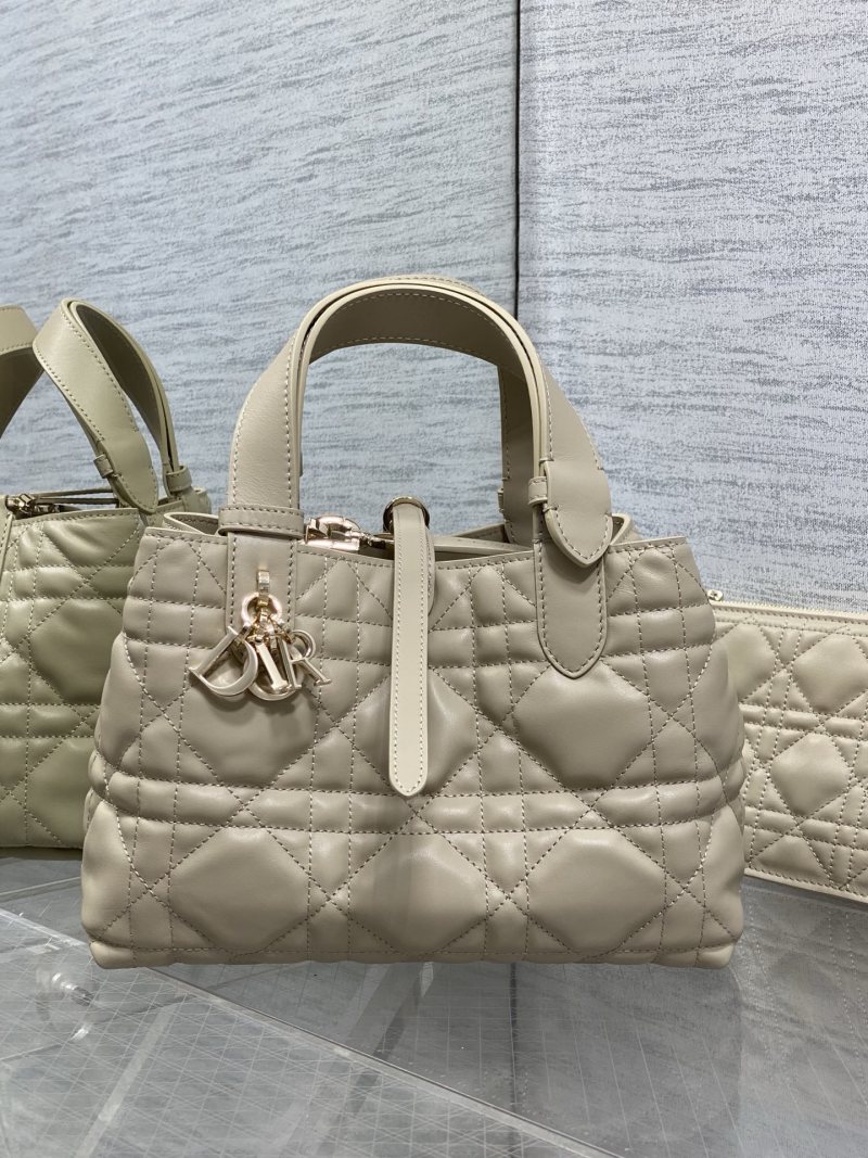 Сумка Dior Lady Dior бежевая