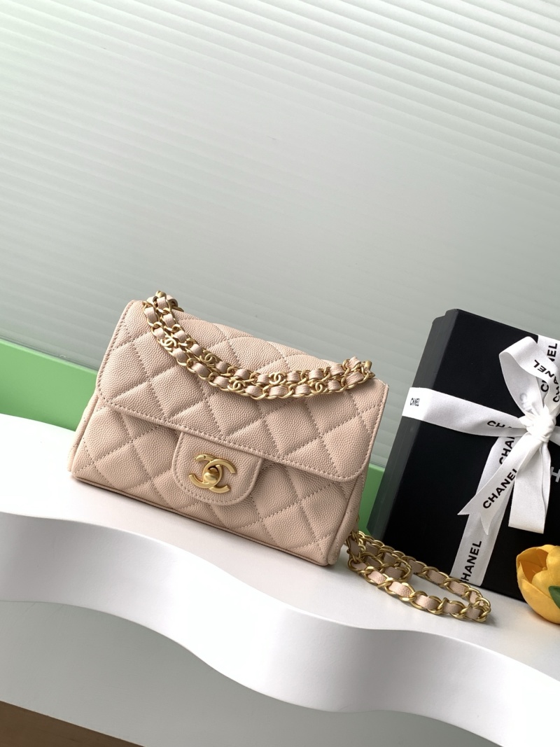 Кожаная сумка с цепочкой Chanel