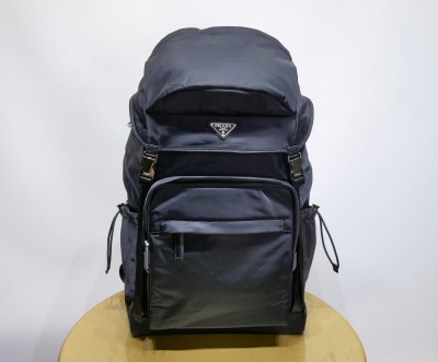 Рюкзак Prada из нейлона Re-Nylon