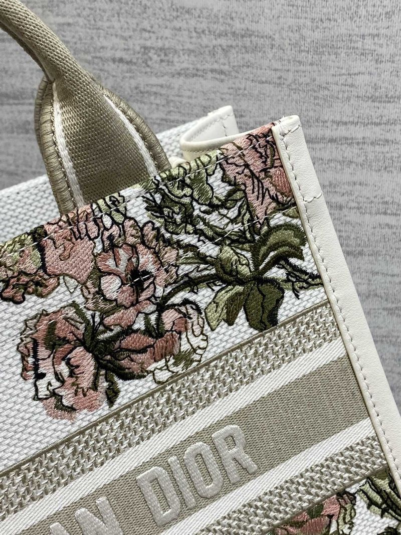 Сумка Dior Lady Dior с цветочным принтом