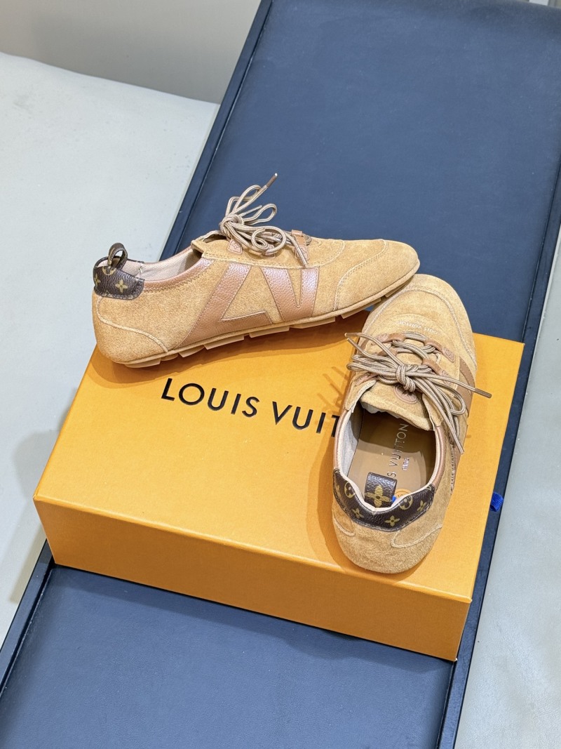Женские кроссовки Louis Vuitton из замши