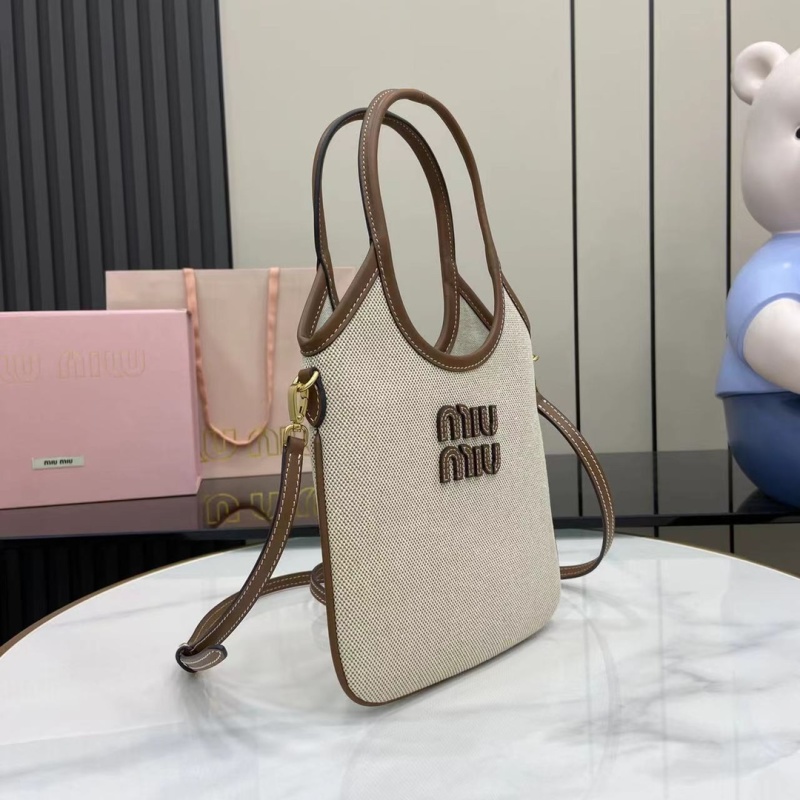 Сумка Miu Miu из канвы с кожаной отделкой