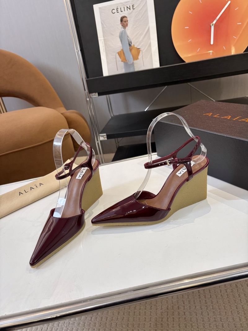 Женские босоножки Alaia лакированные с прозрачными ремешками Alaïa