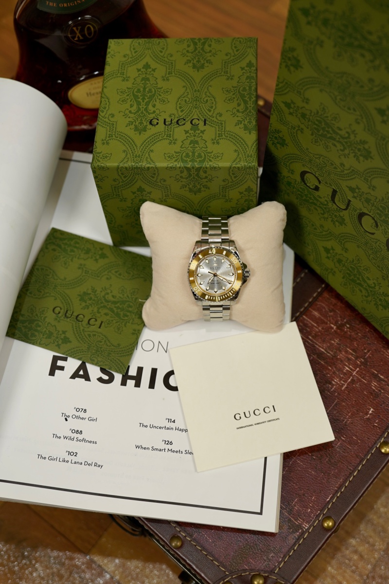 Часы Gucci